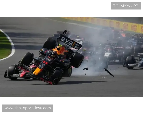 佩雷兹撞碎前翼