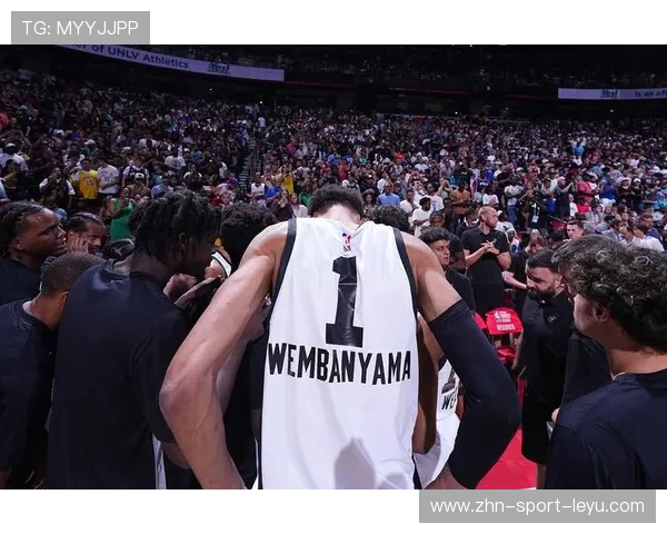 文班亚马单手大帽震撼全场